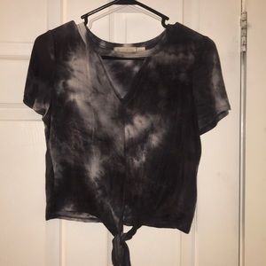 Black and white tie-dye tie in front crop top